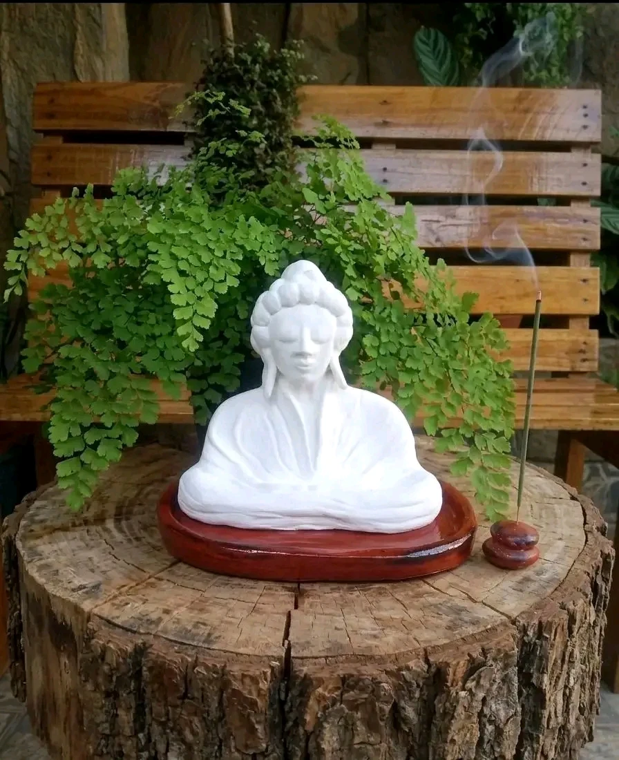 Buda minimal's foto | Mom's Garden |  BizneCubano